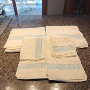 Vintage Callaway towel set blue/ white 6pc